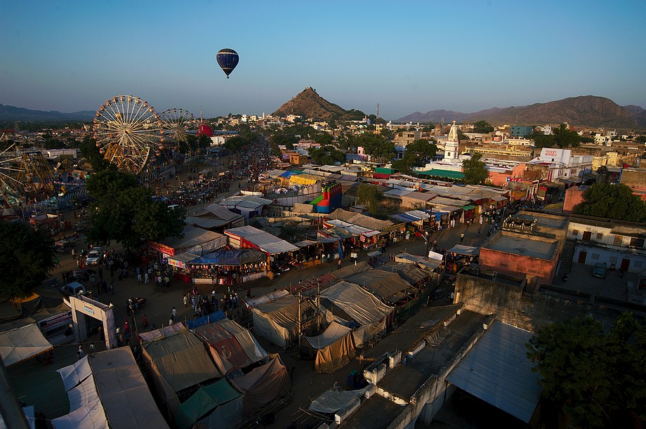 Pushkar z góry (Pushkar Camel Fair)